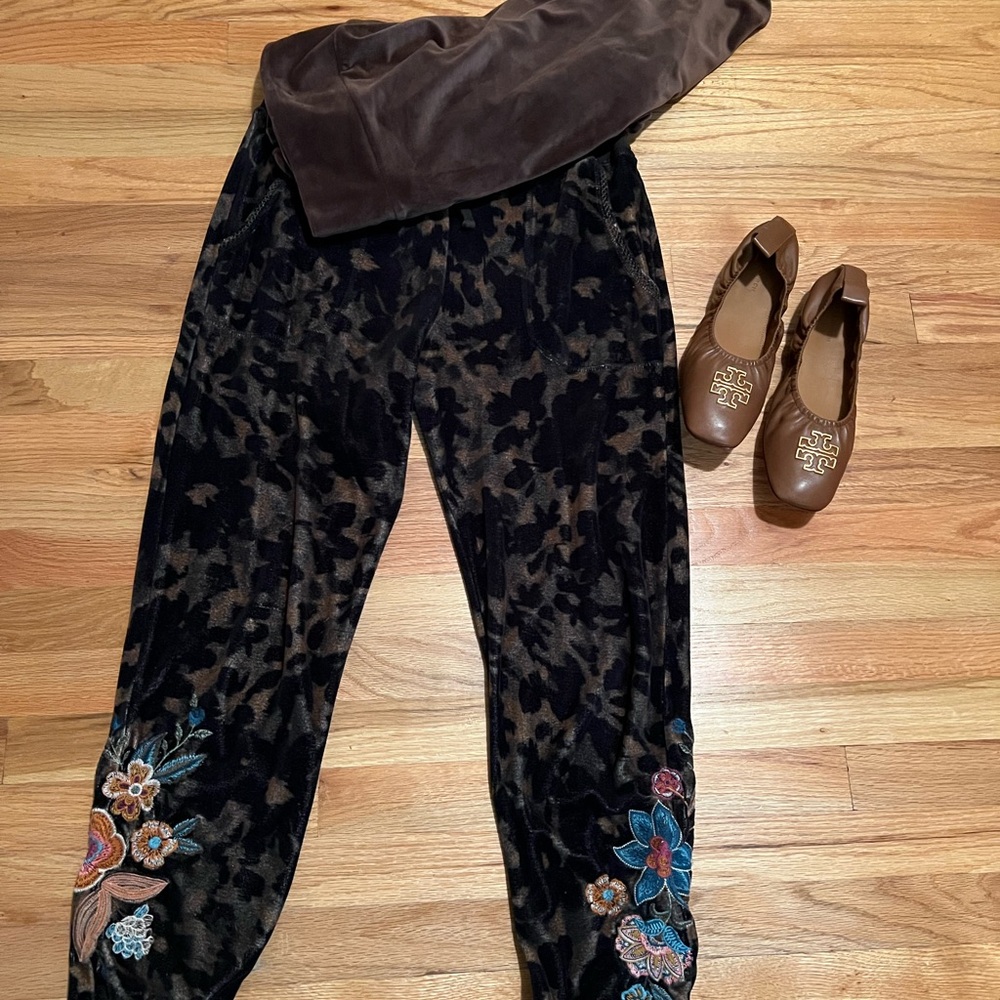 Johnny Was Embroidered Sweat Pants